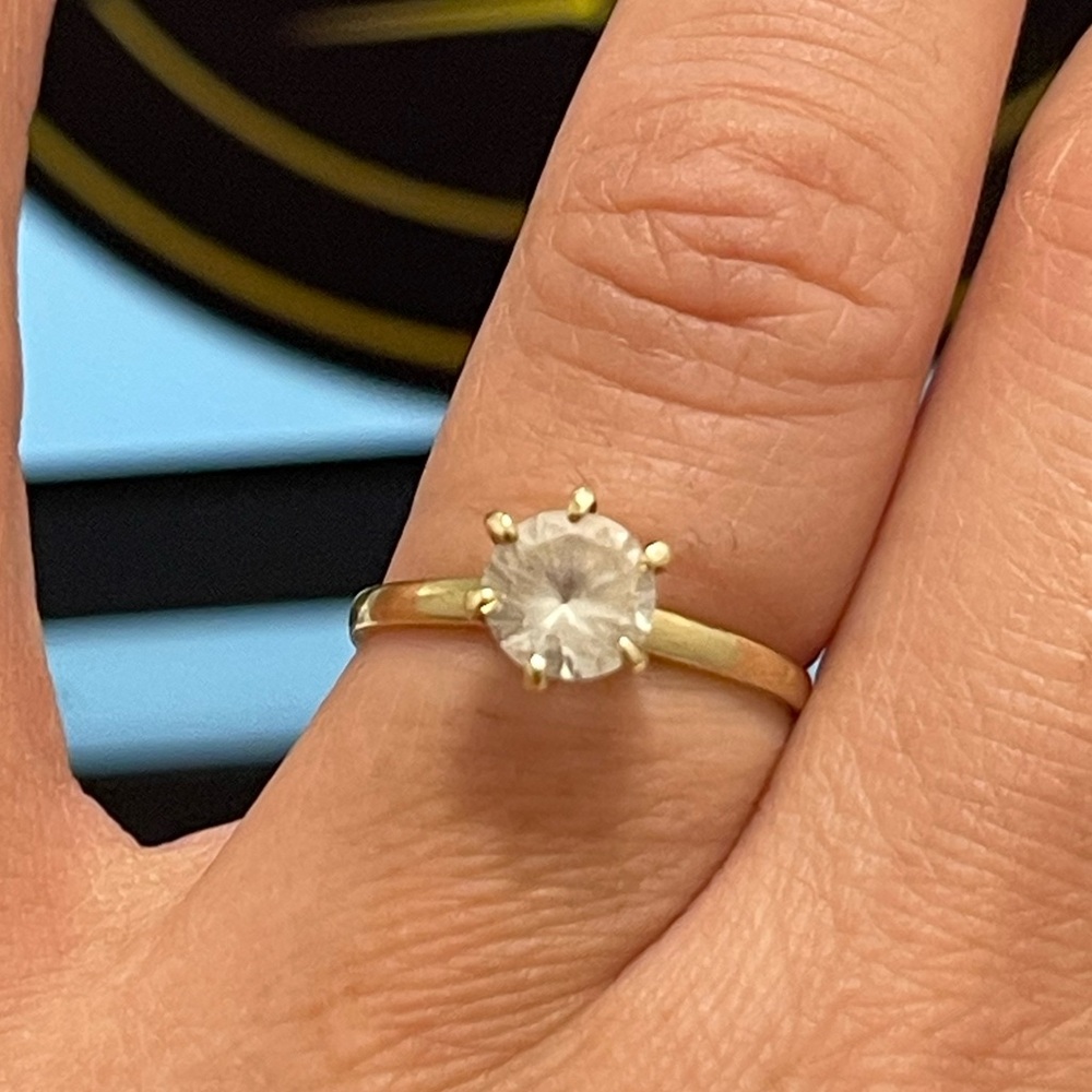 10K yellow gold ring, size 6